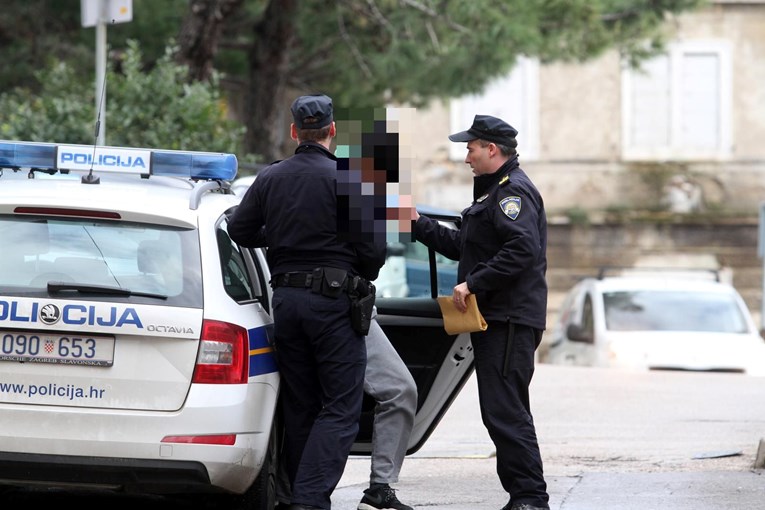 U Rijeci uhićen muškarac (34). Preprodavao je amfetamine i "spice galaxy"