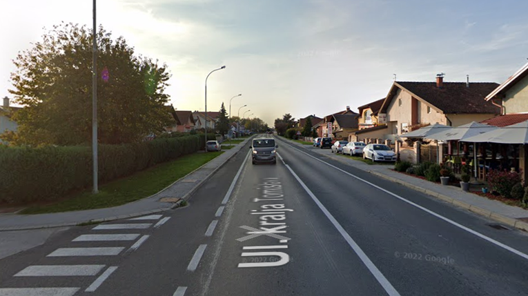 Vozio pijan kod Varaždina pa udario u teretnjak, auto i stablo