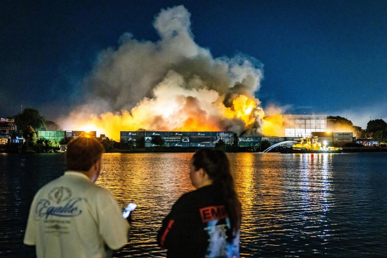 Snažna eksplozija u roterdamskoj luci. Jedna osoba poginula, više ozlijeđenih