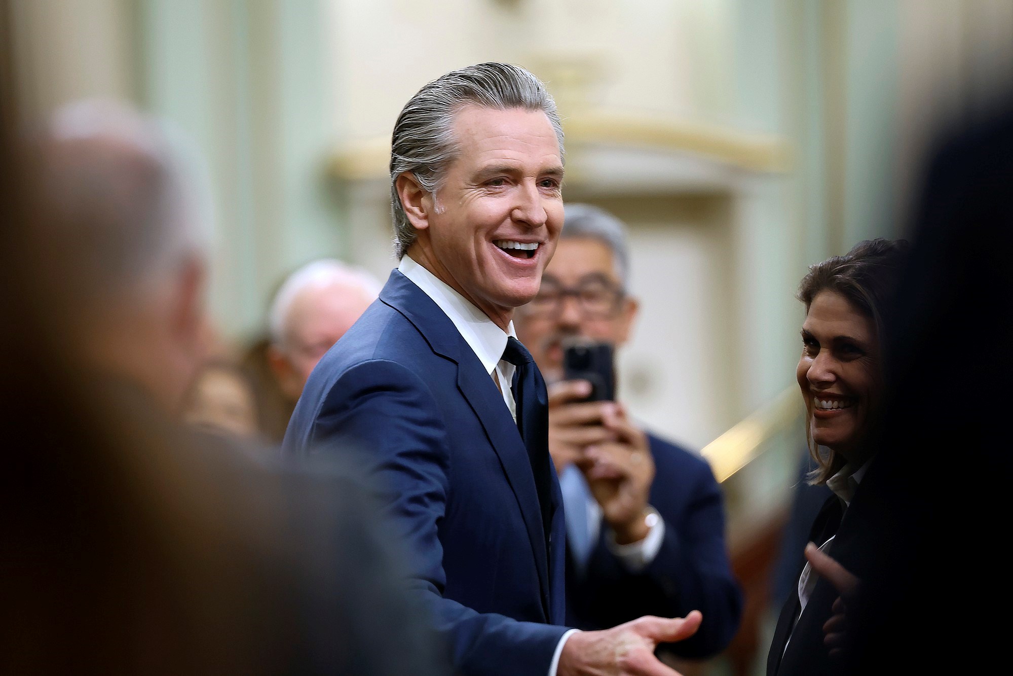 Guverner Kalifornije: Ne mogu više gledati ove jadne Europljane. Pokažite kičmu