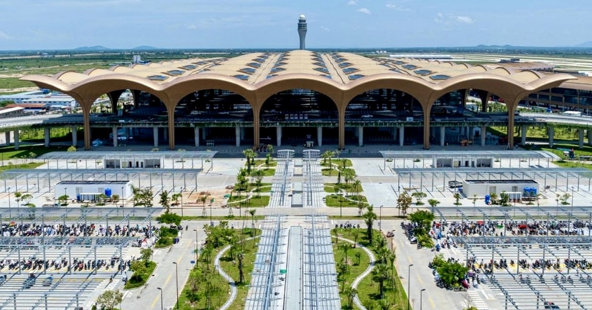 FOTO Ovaj aerodrom koštao je 2 milijarde dolara. Sad mu samo fale putnici