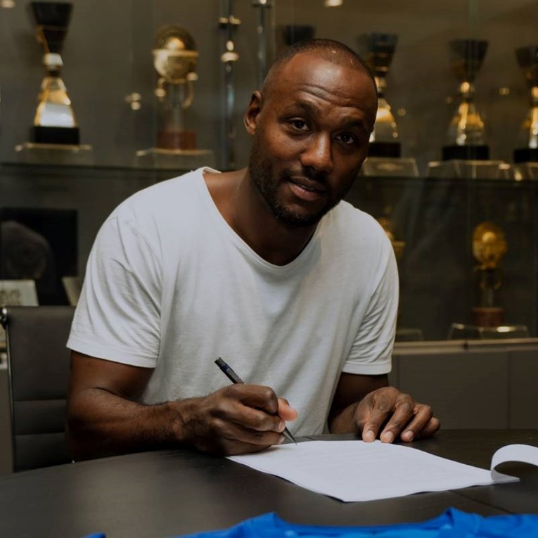 Kevin Theophile-Catherine produljio ugovor s Dinamom