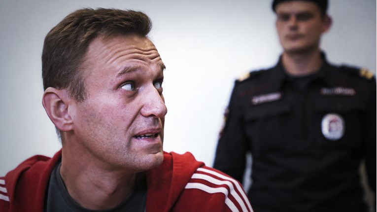 Odvjetnik Navalnog: Riskira tri i pol godine zatvora ako se vrati u Rusiju