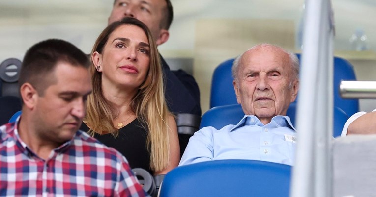 Sastao se Izvršni odbor Dinama. Jednoglasno je podržan novi i moderniji Statut