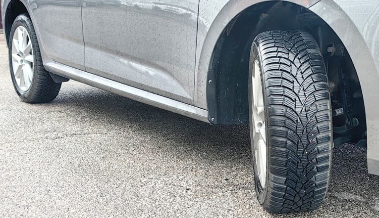 Bolje gume uvijek idu na stražnju osovinu. Stručnjaci savjetuju ovo za sigurnost