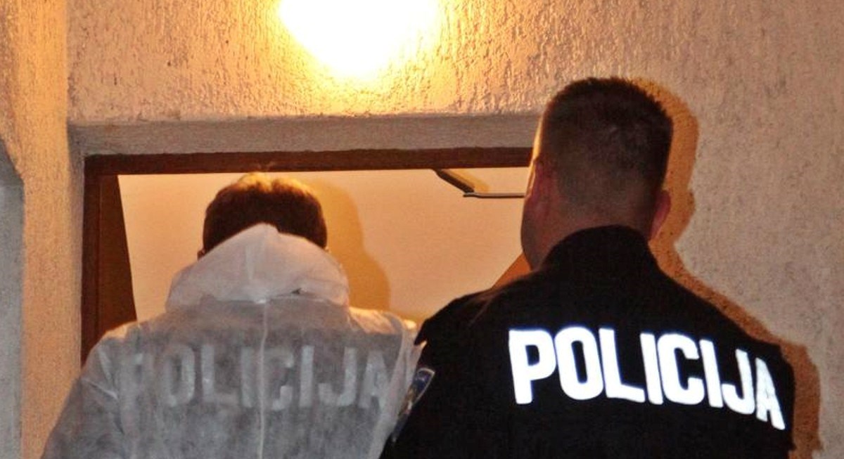 U kući u Baranji nađeno tijelo muškarca. Policija: Sumnjamo na nasilnu smrt