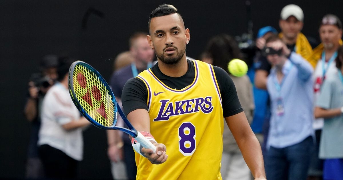 Kyrgios izašao na teren u Bryantovom dresu pa zaplakao