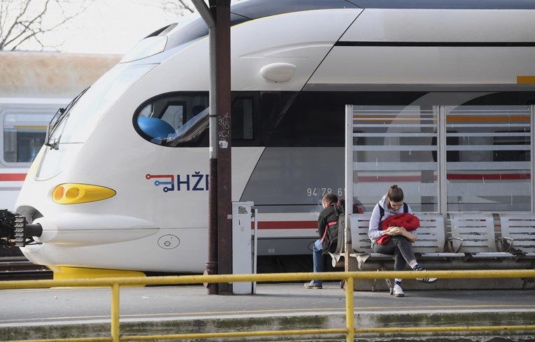 Vlada će platiti 21 novi vlak