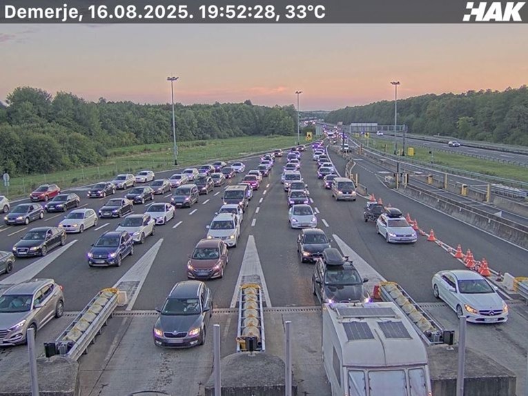 Gužve na autocestama. Kolone kod Lučkog i na Demerju
