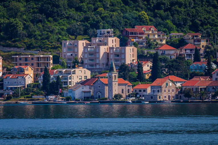 Crna Gora uvodi vize za Ruse, Bjeloruse, Saudijce, Kineze i Turke