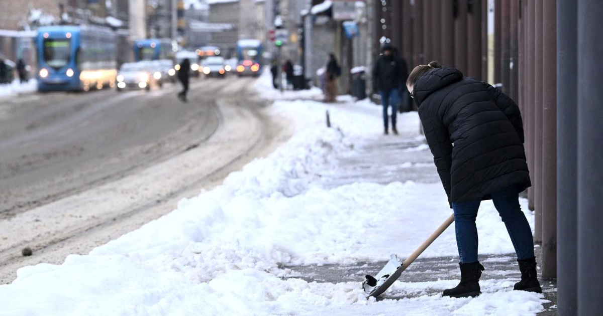 Kazne od 250 do 1300 eura za suvlasnike koji ne čiste snijeg oko zgrada