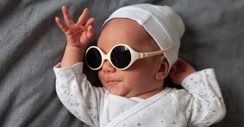 Trebaju li bebe i mala djeca nositi sunčane naočale?