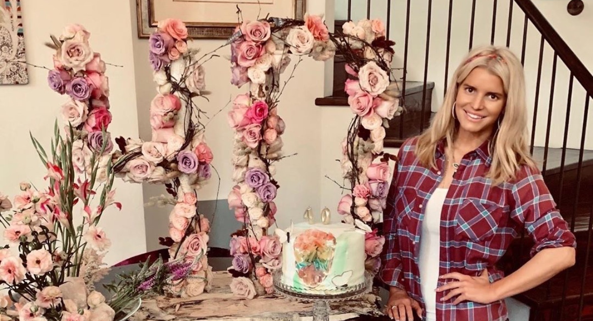 Jessica Simpson proslavila 40. pa pokazala vitke noge: "Izgledaš kao da ti je 25"