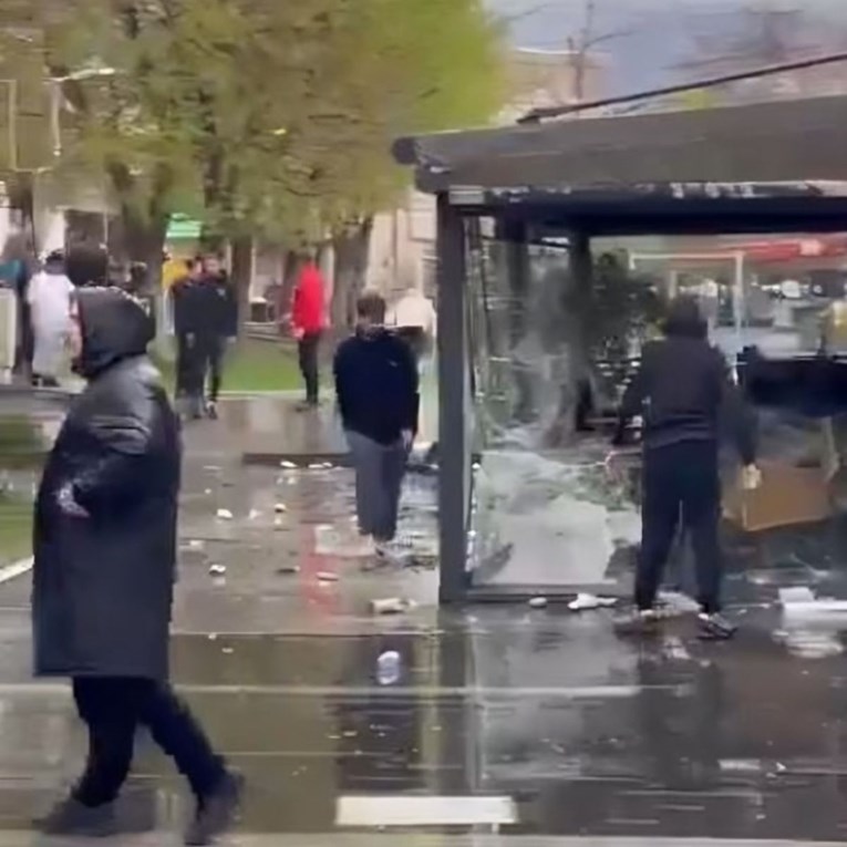 VIDEO Neredi u Makedoniji, demoliran kafić vlasnika noćnog kluba