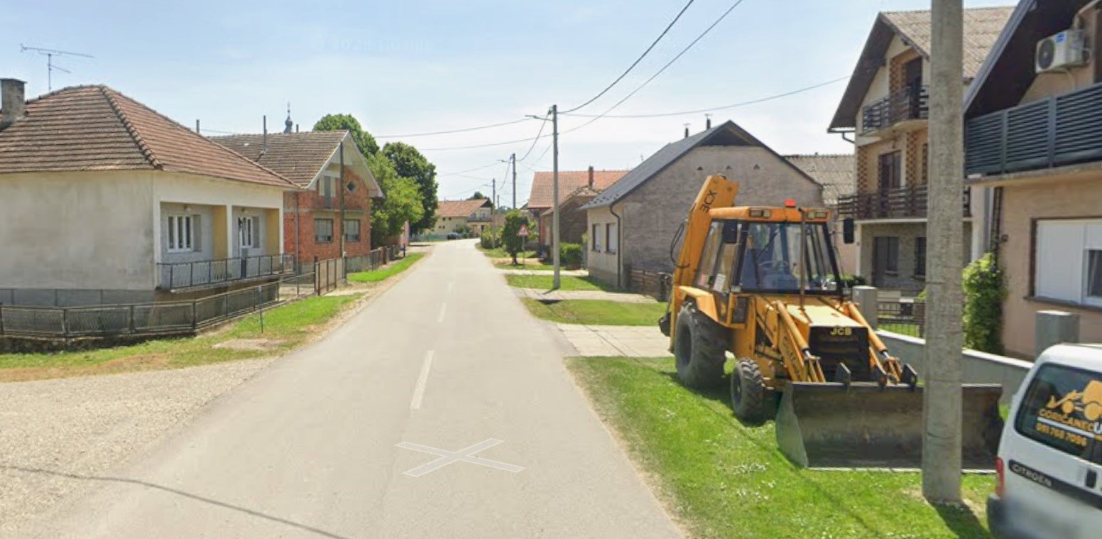 Tinejdžerica se slupala prejakim romobilom, teško je ozlijeđena. Vozila i curicu (11)