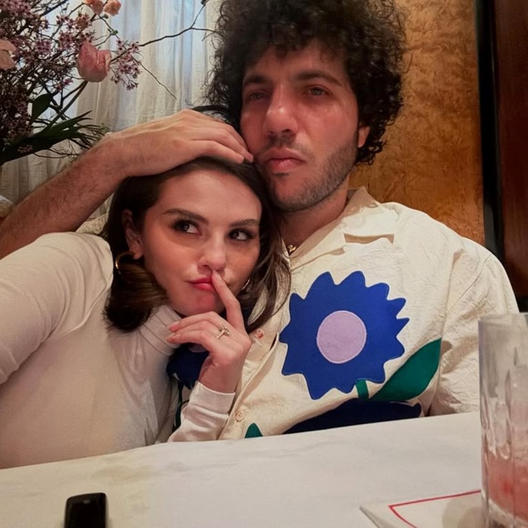 Selena Gomez i Benny Blanco vjenčat će se u rujnu. Pozvani i Taylor Swift i Travis