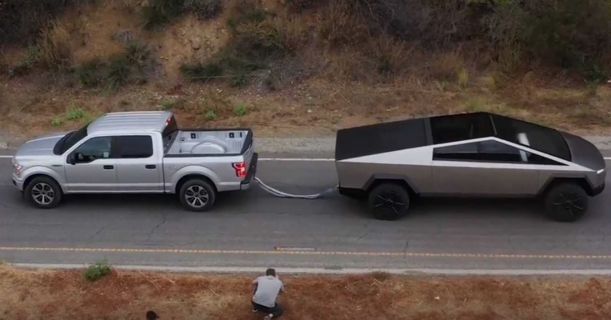 VIDEO Ford protiv Tesle u povlačenju užeta izgubio, je li borba bila pravedna?