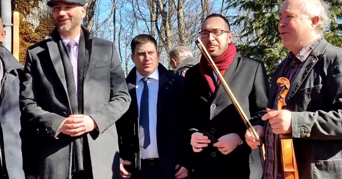 Tomašević na otvorenju žičare zapjevao poznatu pjesmu, Butković se mučio sa stihovima