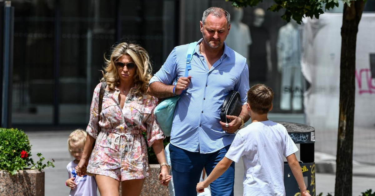 Josip Šimunić snimljen u rijetkom izlasku sa suprugom Christinom Marie i djecom