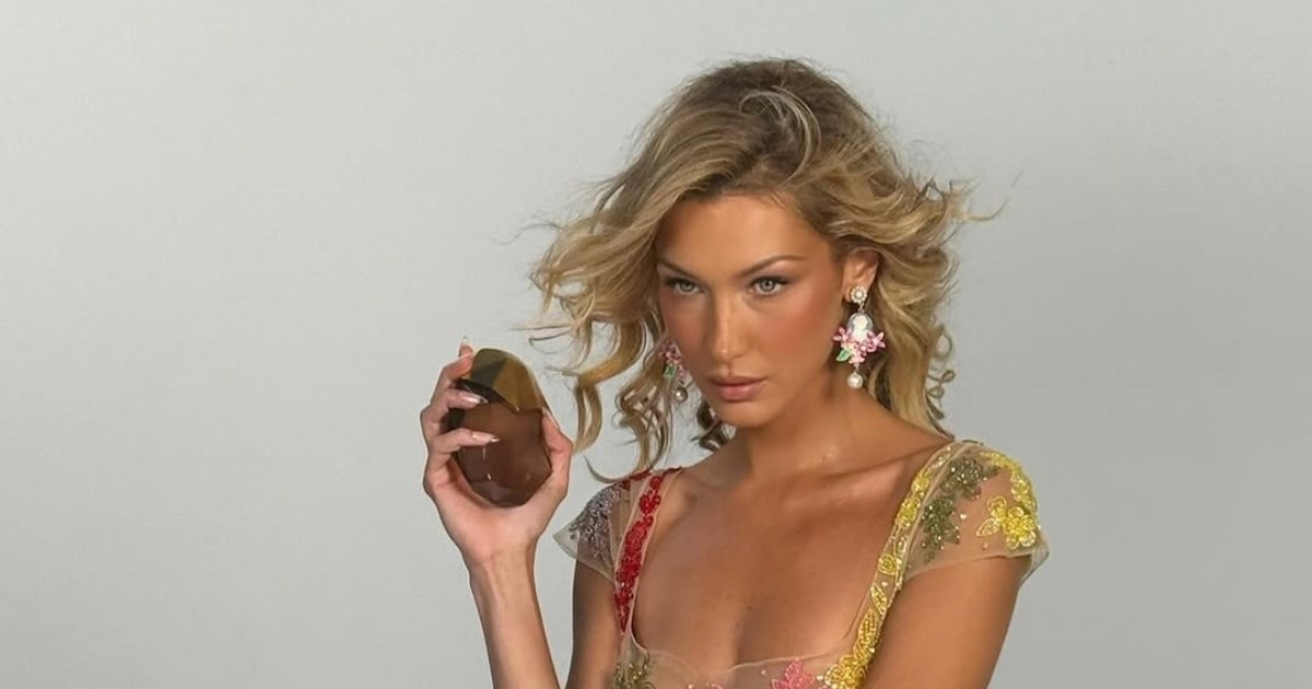 Bella Hadid oduševila u prozirnoj haljini kakvu se rijetko viđa