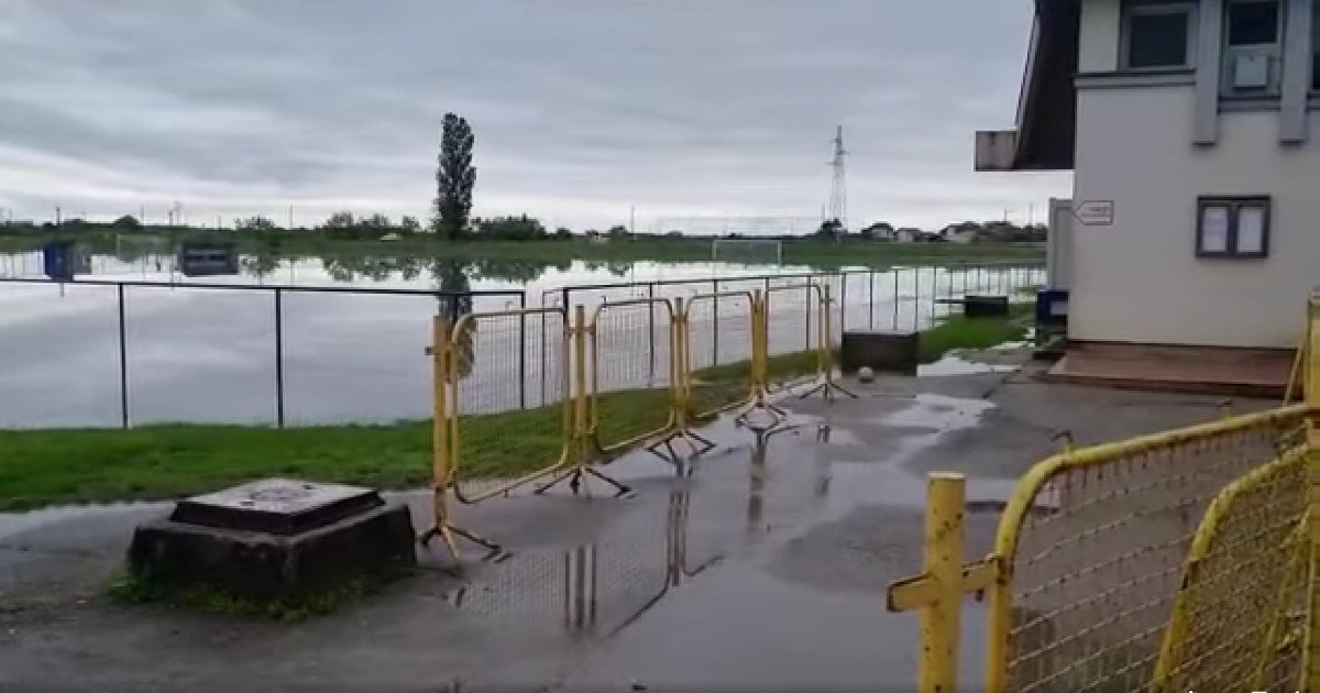 Pogledajte kako zbog poplava izgledaju pomoćni tereni Karlovca. Šteta je ogromna