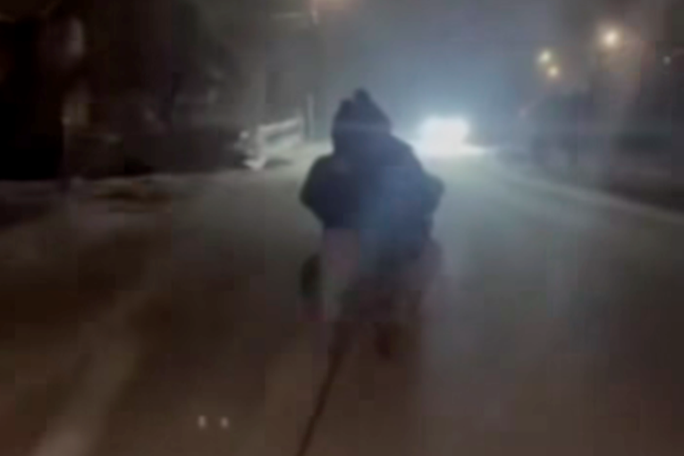 Autom vukao tinejdžerice na sanjkama u Srbiji. Pale su, drugi auto ih pregazio