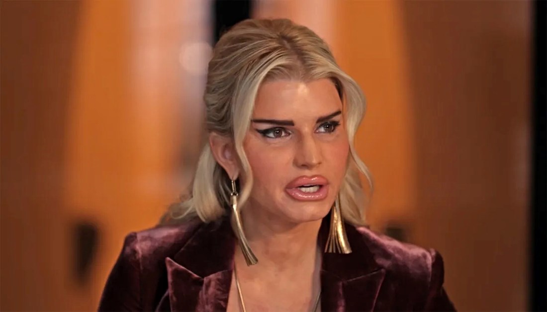 Jessica Simpson neprepoznatljiva je u seriji All's Fair