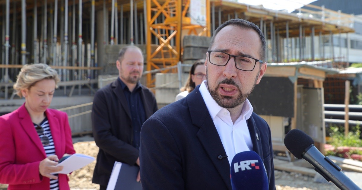 Tomašević obišao gradilište Paromlina: Otvorenje knjižnice i centra početkom 2027.