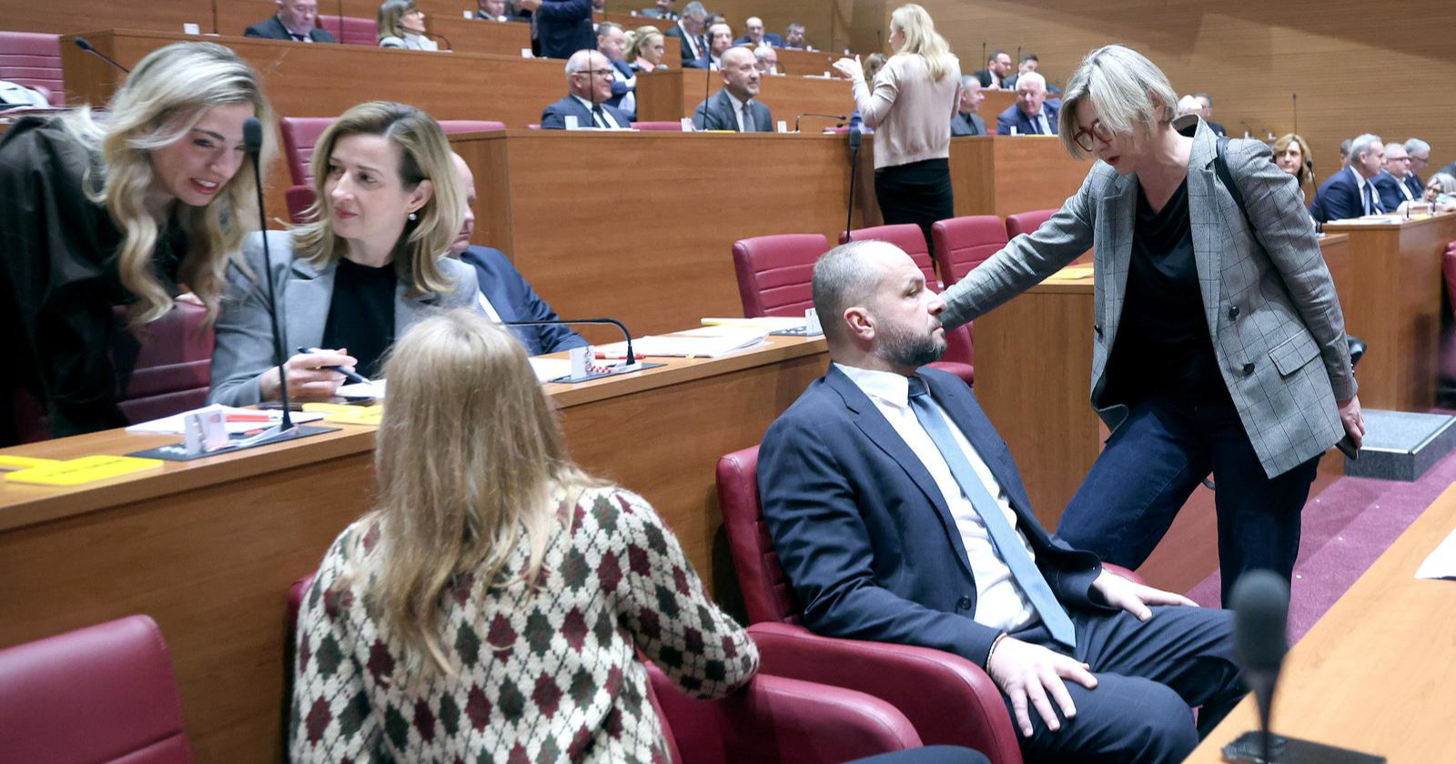 SDP i Možemo protiv zakona o nuklearnoj energiji: "Nema analiza ni plana"