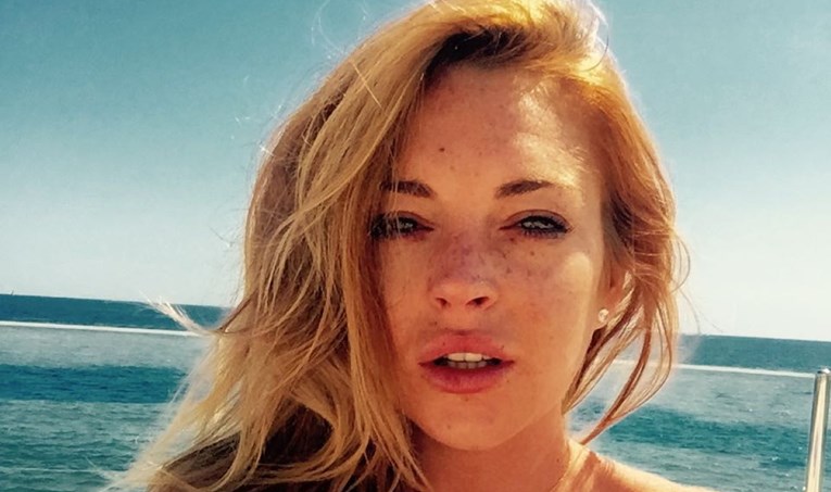 "Ovo je neslušljivo": Fanovi ismijavaju novu pjesmu Lindsay Lohan