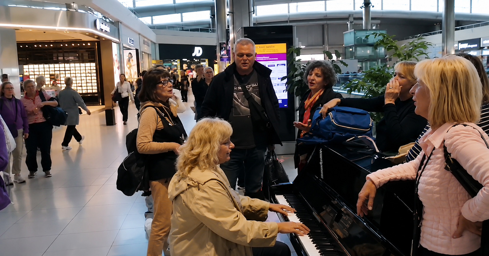 Hrvati na aerodromu u Londonu zapjevali Oliverove pjesme, pogledajte reakcije