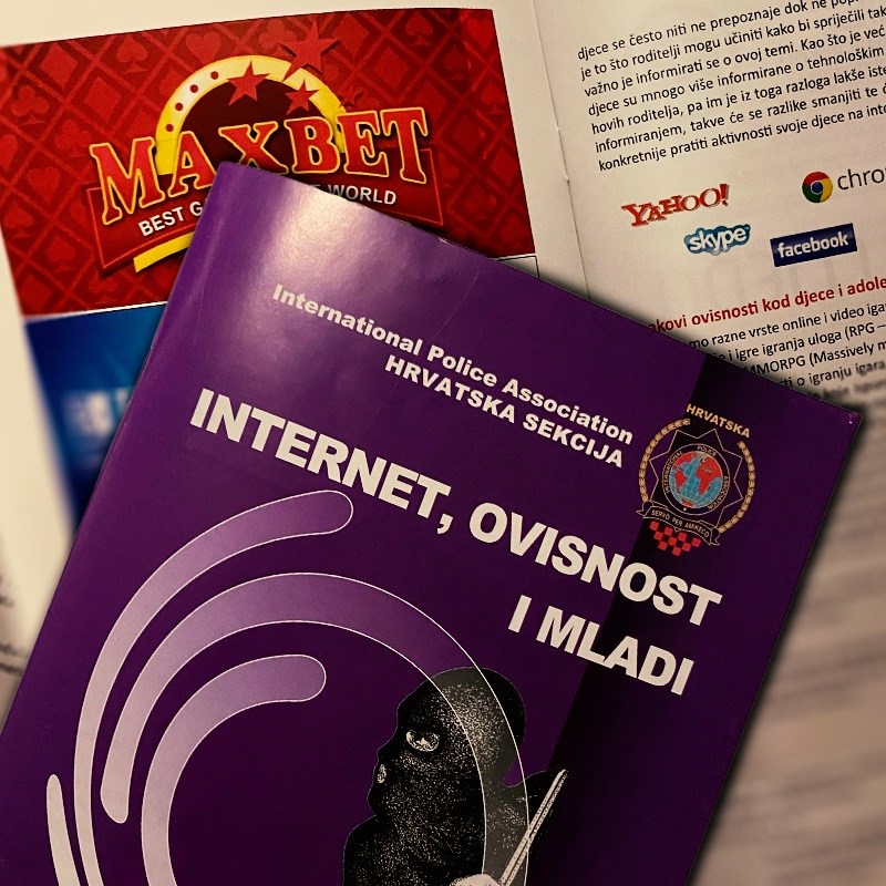 Brošura za djecu onih koji se predstavljaju kao policija reklamira - kladionicu