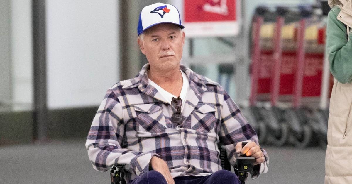 Eric Dane snimljen u invalidskim kolicima na aerodromu, bolest brzo napreduje