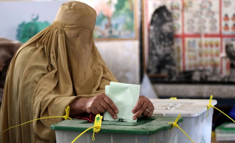 Izbori u Pakistanu: Ugašene mobilne linije, ubijeno više ljudi, napadi militanata
