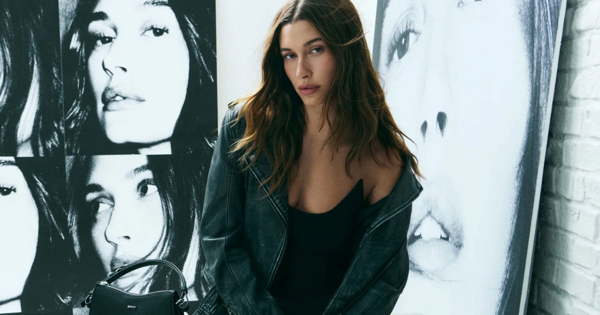 Kultna "gola" haljina iz 90-ih opet je hit, nosi je Hailey Bieber