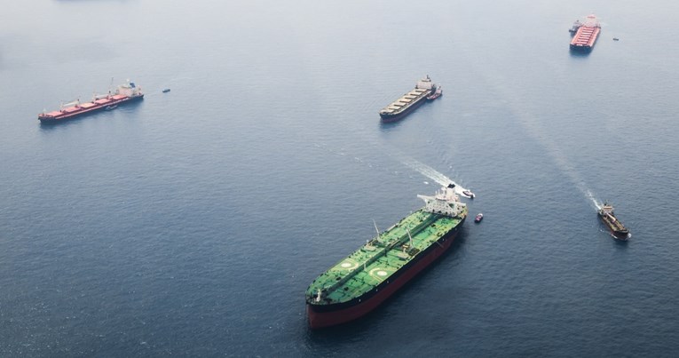 Misteriozna flota pomaže Rusiji u prijevozu nafte širom svijeta. I postaje sve veća