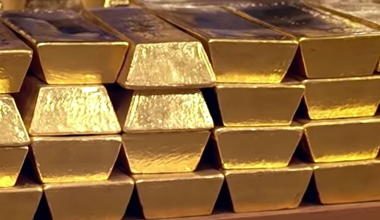 Dva dječaka iz Francuske pronašla zlatne poluge u bakinom ormaru