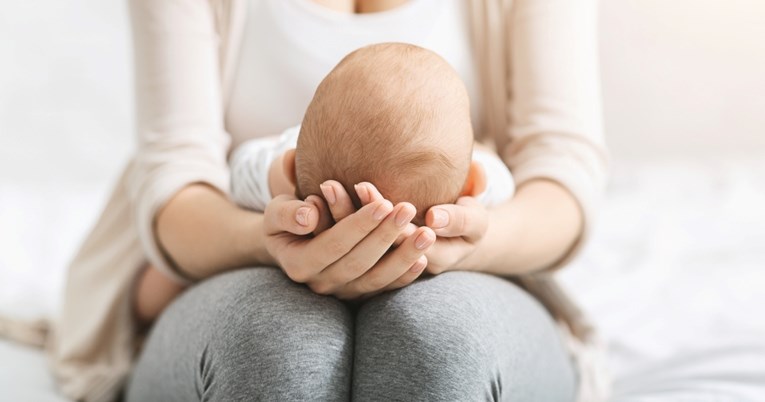 Posjet bebi i mami? Evo što je poželjno, a što nikako ne raditi