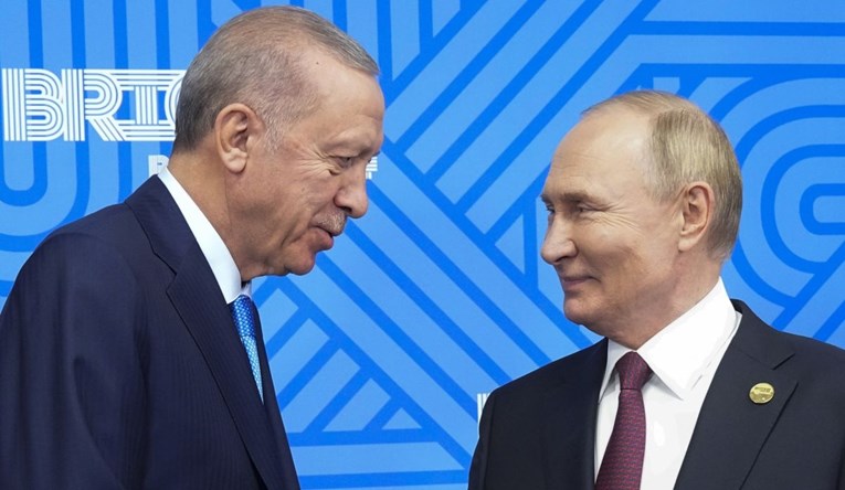 Erdogan i Putin razgovarali, osudili napad Izraela na Iran