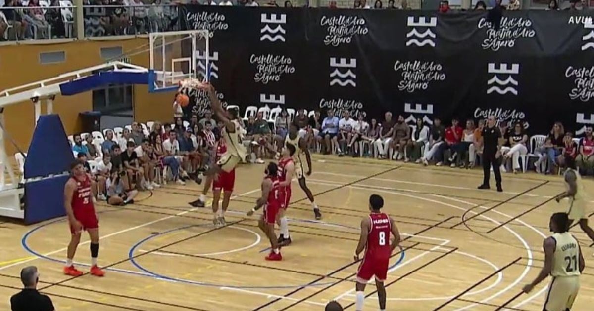 Afričko čudo od djeteta debitiralo je za Barcu. Ima 13 godina, visok je 2.10 metara