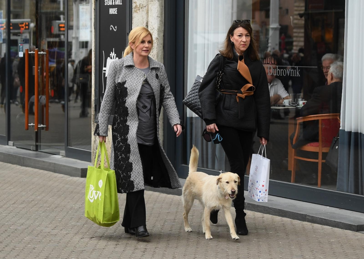Kolinda opušteno šetala centrom Zagreba, sad je jasno i što je s kujicom Kikom