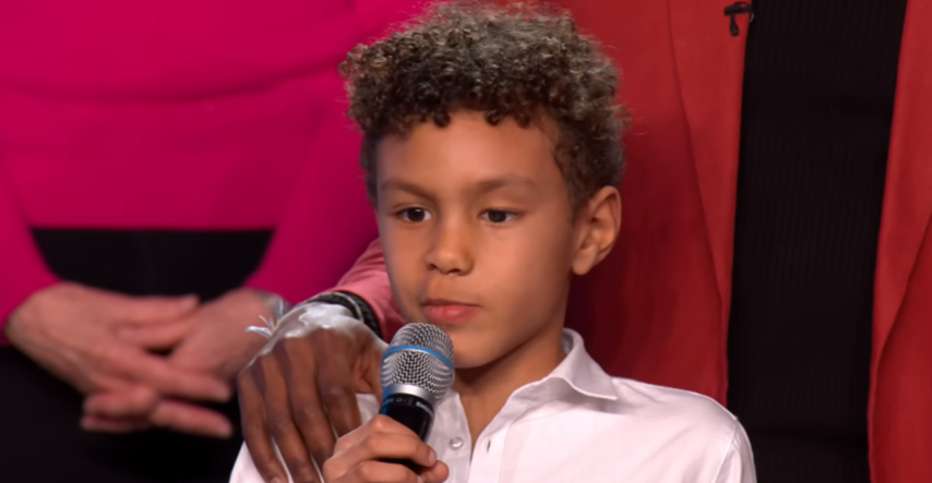 Dječak koji boluje od raka rasplakao suce britanskog Supertalenta, dobio zlatni gumb