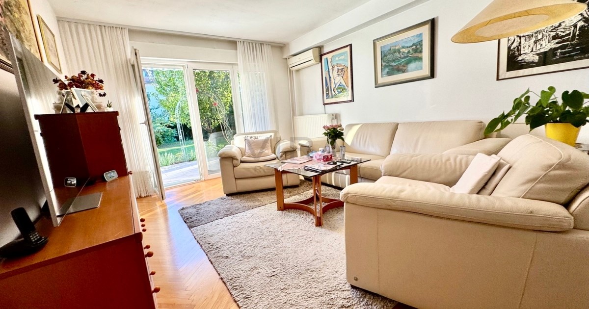 Prodaje se kuća s uređenim dvorištem u blizini Zagreba za 350.000 eura. Evo fotki