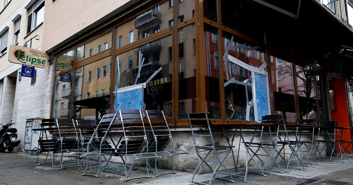 FOTO Razbijeni prozori na izraelskom restoranu u Münchenu