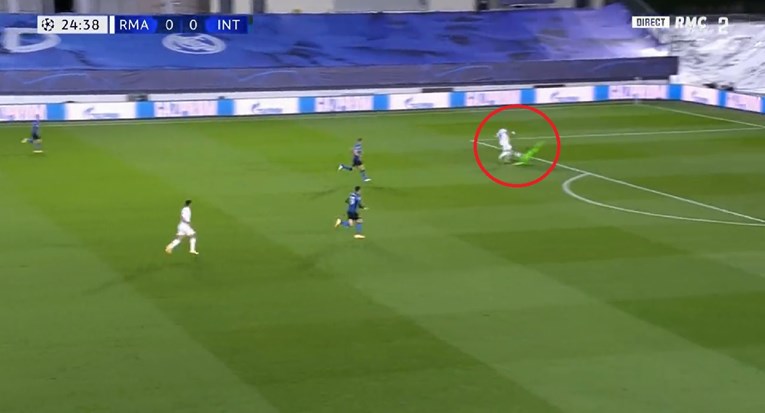 Nogometaš Intera sa svoje polovice asistirao Benzemi za gol Reala