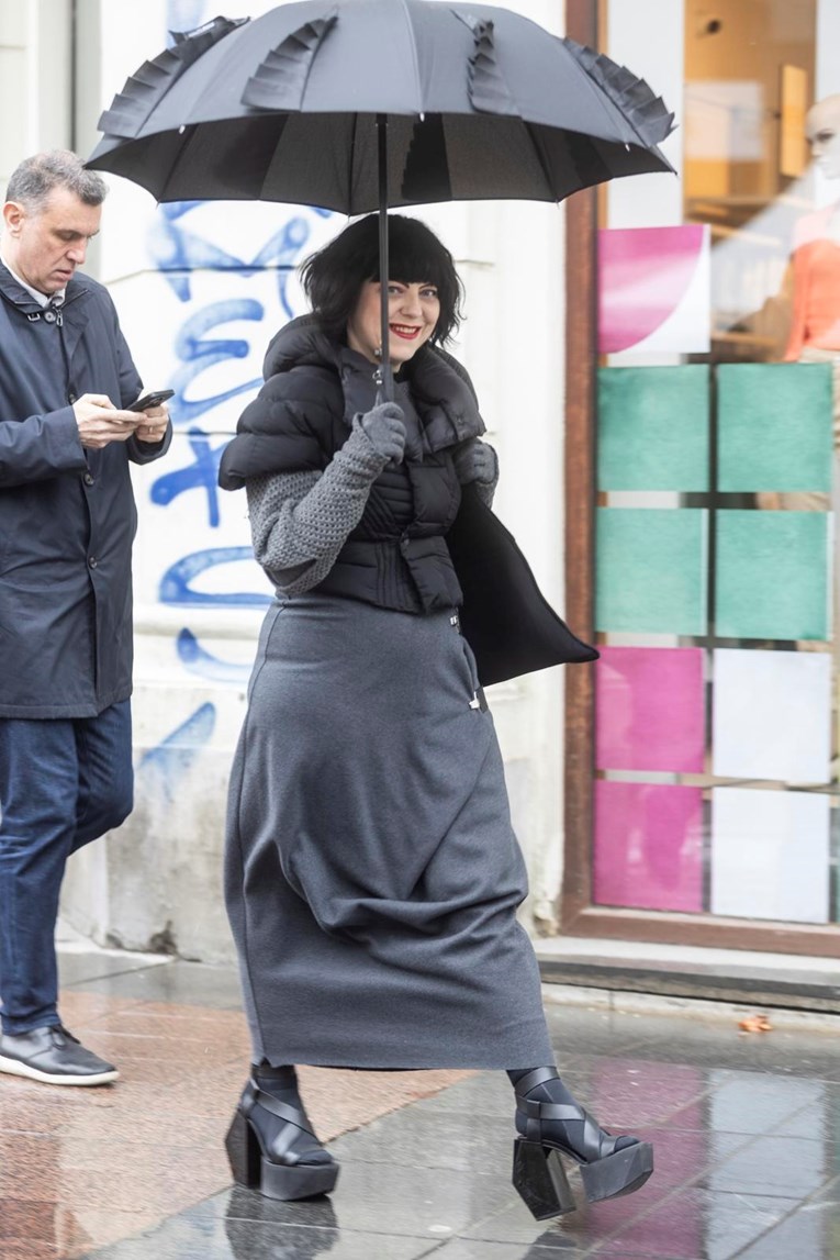 Mirela Holy prošetala zagrebačkom špicom u neobičnim cipelama