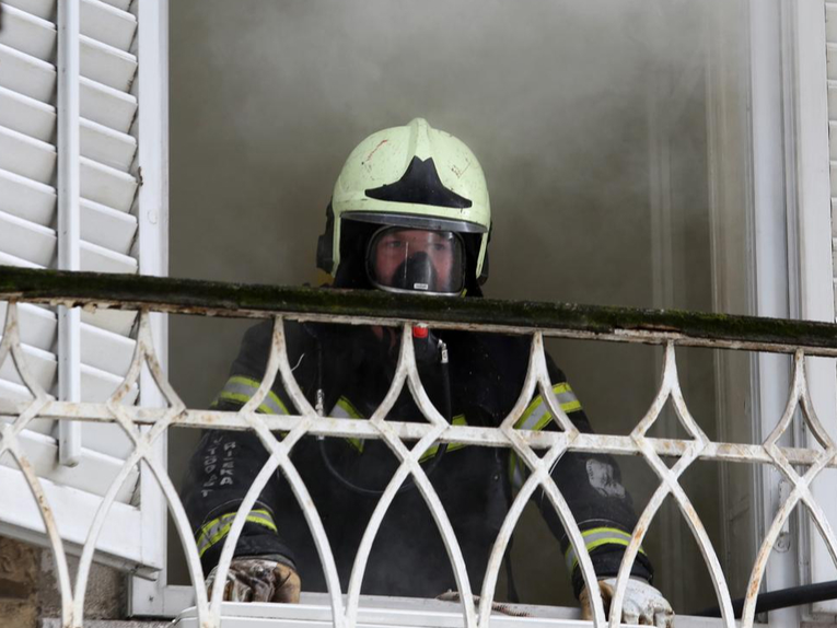 Planuo stan u Rijeci, vatrogasci unutra pronašli tijelo žene