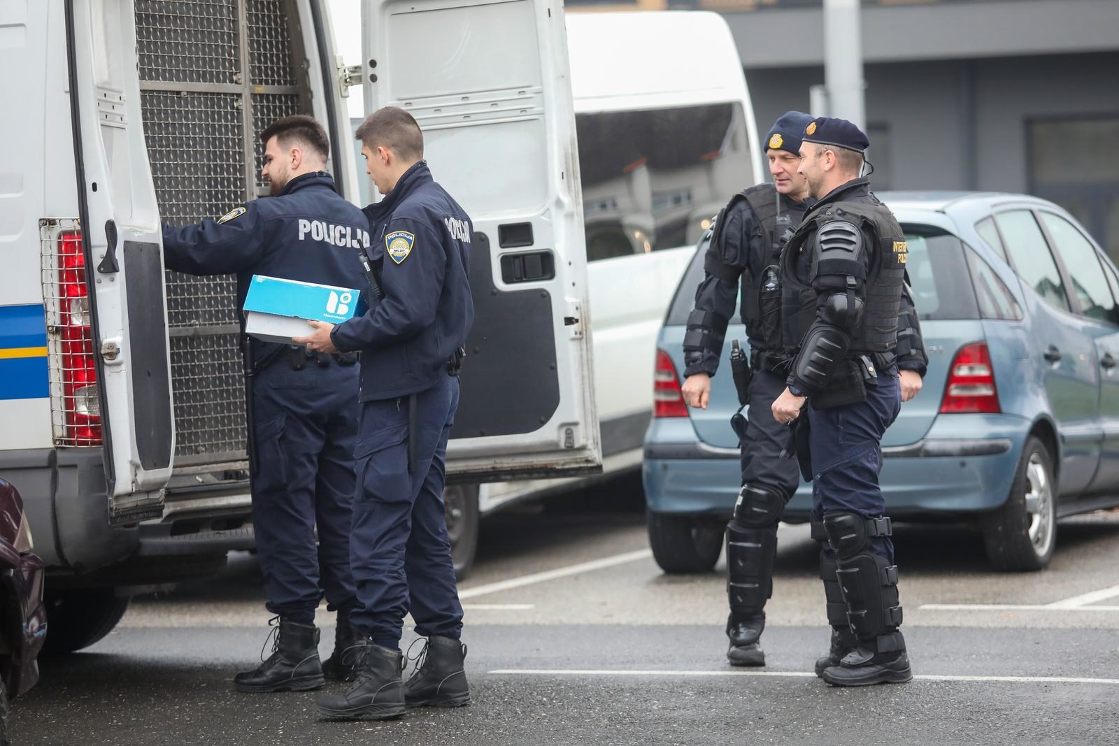 Detalji velike akcije USKOK-a: Krijumčarili tonu trave, novac prali preko kladionica