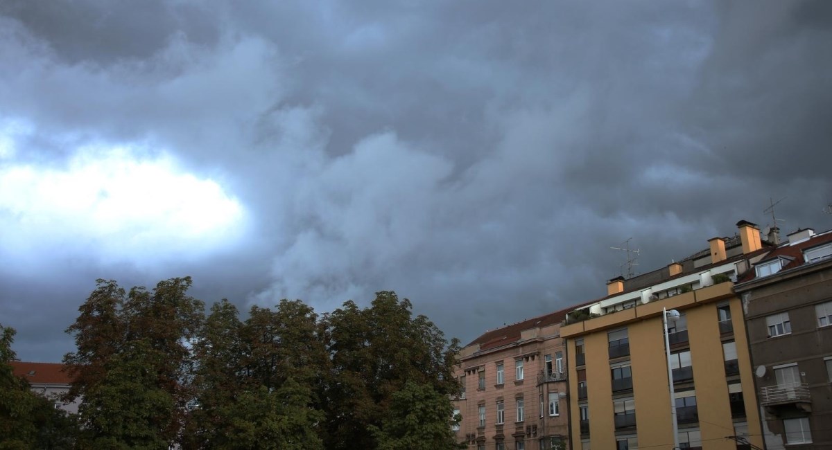 VIDEO Nevrijeme u Zagrebu, zaustavljena žičara. U Zagorju pala tuča
