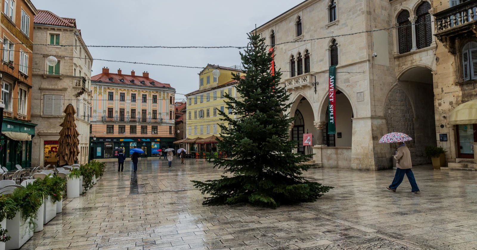 Splitski božićni ukrasi sprdnja na TikToku: "Bolje okite u Saudijskoj Arabiji"